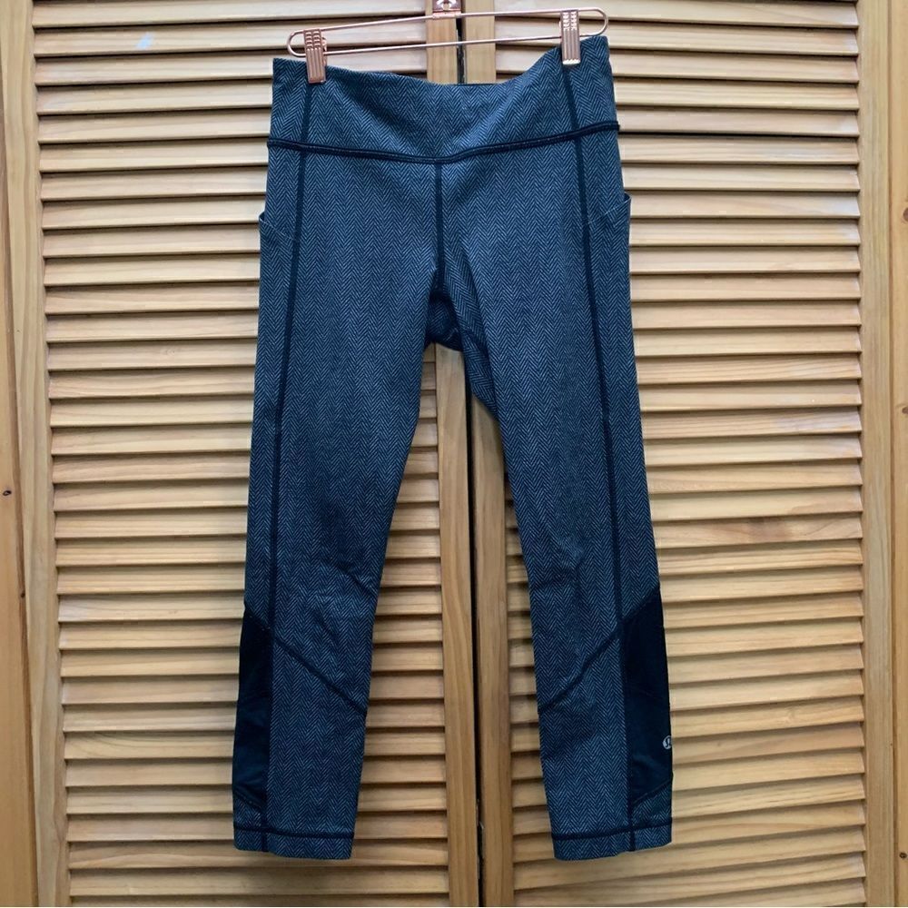 Lululemon Athletica Crop Leggings size 6